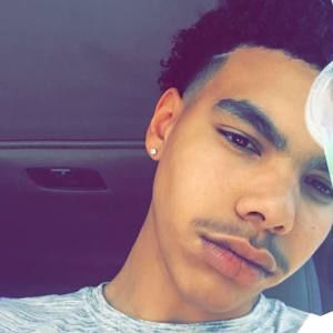 Meet your Posher, Aaron